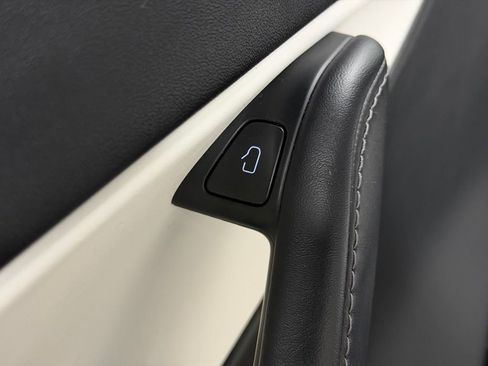 Used 2022 Tesla Model Y Performance image 25