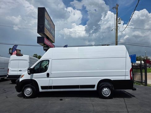 Used 2023 RAM ProMaster 3500 w/ Lane Management Group FWD image 4