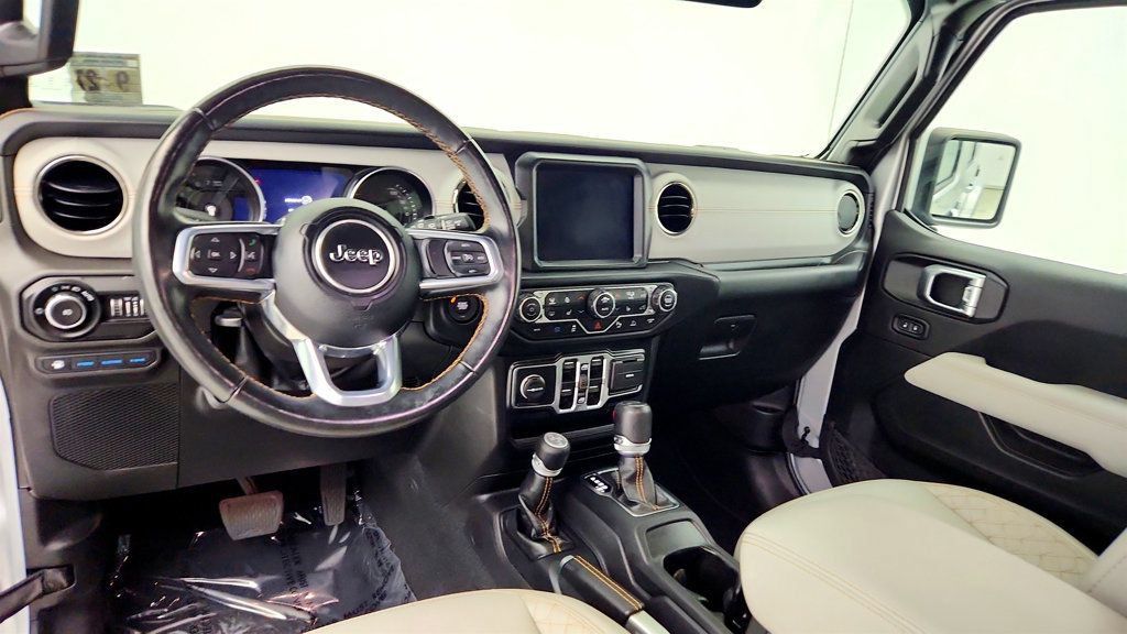 Used 2022 Jeep Wrangler Unlimited Sahara AWD/4WD image 12