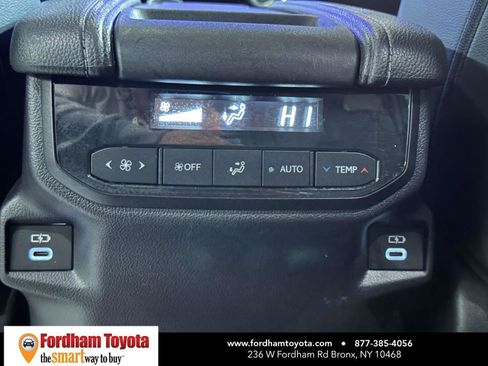 Used 2025 Toyota Grand Highlander AWD image 33