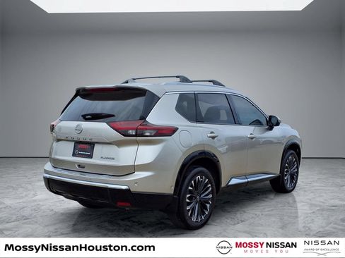 Used 2025 Nissan Rogue Platinum FWD image 7