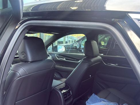 Used 2022 Cadillac XT5 Premium Luxury FWD image 11