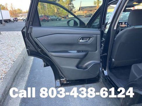 Used 2024 Nissan Rogue SV image 9
