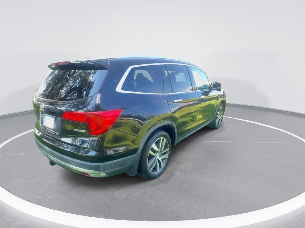 Used 2017 Honda Pilot Touring image 8