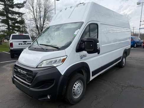 Used 2024 RAM ProMaster 3500 w/ Delivery Van Package FWD image 2