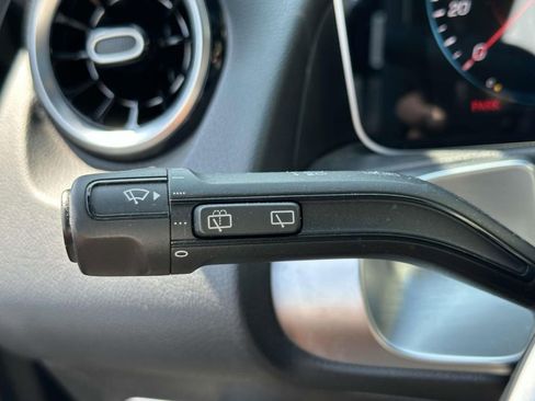 Used 2021 Mercedes-Benz GLB 250 GLB 250 image 30