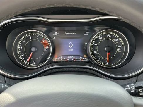 Used 2021 Jeep Cherokee Limited image 14