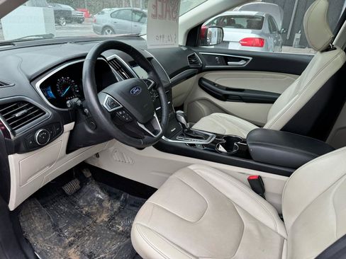 Used 2018 Ford Edge Titanium w/ Equipment Group 302A image 10