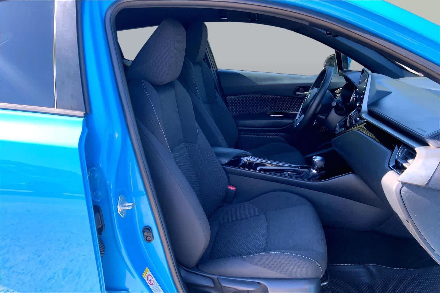 Used 2019 Toyota C-HR XLE FWD image 9