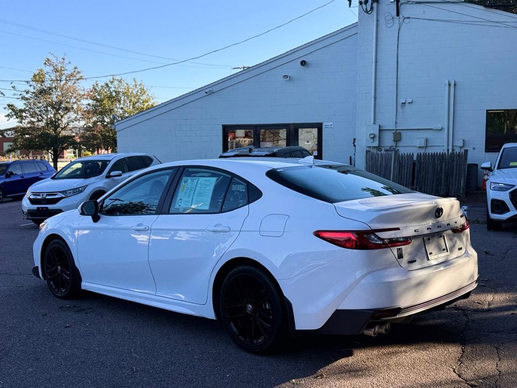Used 2026 Toyota Camry SE w/ Convenience Package FWD image 4