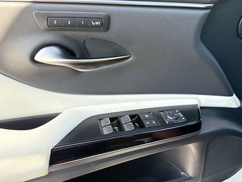Used 2023 Lexus ES 350 F Sport w/ Accessory Package (Z2) FWD image 29