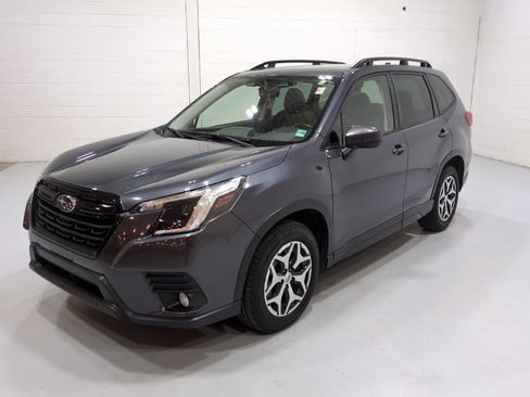 Used 2022 Subaru Forester Premium AWD/4WD image 7