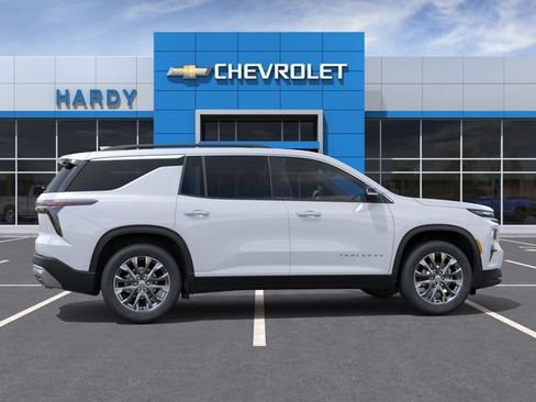 New 2026 Chevrolet Traverse LT w/ Sun and Wheel Package FWD image 5