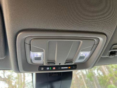 Used 2022 Chevrolet Silverado 1500 Custom image 22