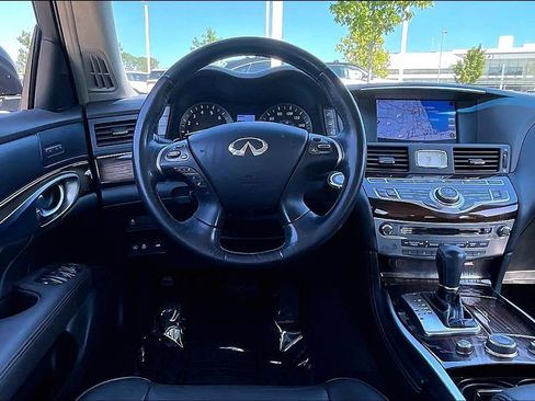 Certified 2018 INFINITI Q70 L 3.7 w/ Sensory Package RWD image 17