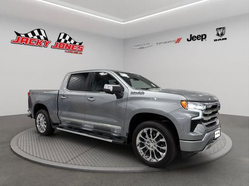 Used 2025 Chevrolet Silverado 1500 High Country w/ Technology Package image 13