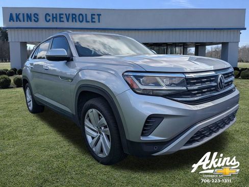 Used 2021 Volkswagen Atlas Cross Sport SE FWD image 1