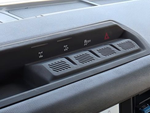 Used 2024 Ford Bronco Black Diamond AWD/4WD image 16