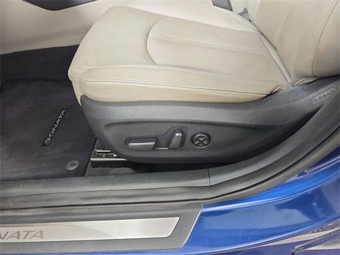 Used 2016 Hyundai Sonata Limited w/ Option Group 04 image 17