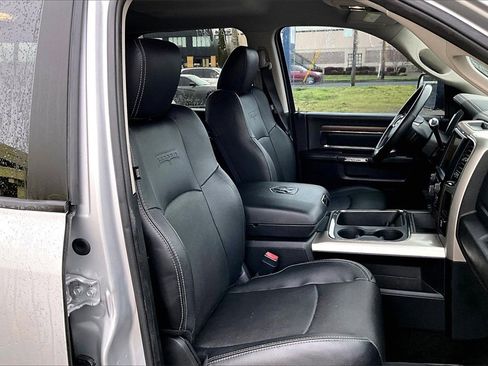 Used 2016 RAM 2500 Laramie w/ Convenience Group image 10