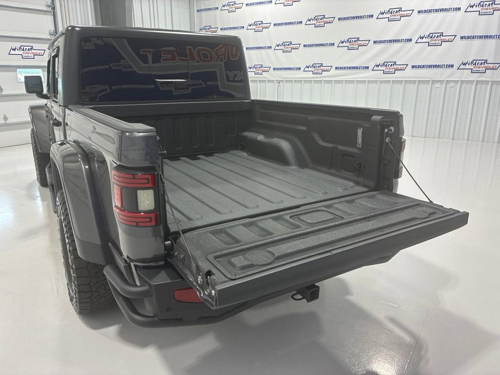 Used 2023 Jeep Gladiator Mojave w/ Cold Weather Group AWD/4WD image 7