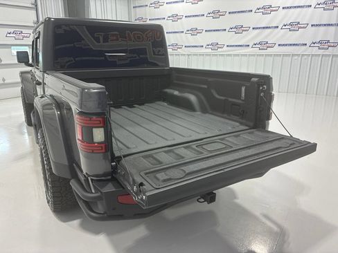 Used 2023 Jeep Gladiator Mojave w/ Cold Weather Group AWD/4WD image 7