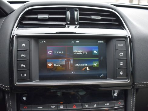 Used 2018 Jaguar F-PACE R-Sport image 20