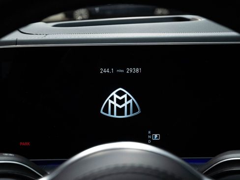 Used 2022 Mercedes-Benz Maybach GLS 600 4MATIC image 12