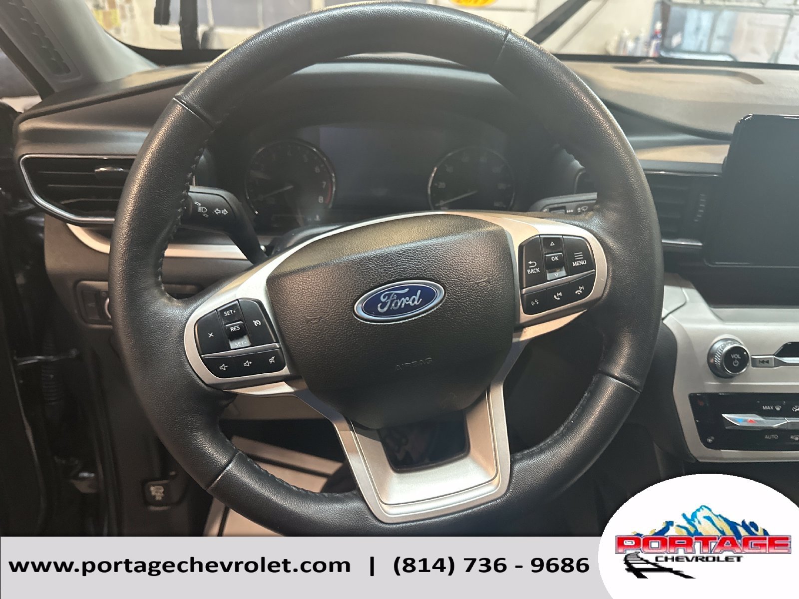 Used 2024 Ford Explorer XLT w/ Equipment Group 202A RWD image 16