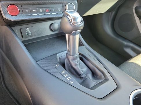 Used 2024 Ford Mustang Convertible image 7