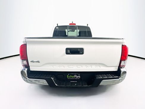 Used 2022 Toyota Tacoma SR5 image 7