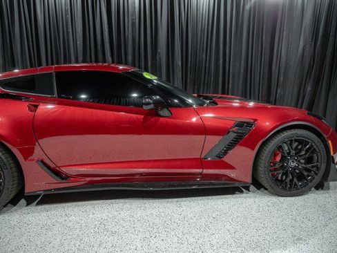Used 2015 Chevrolet Corvette Z06 w/ 3LZ Preferred Equipment Group RWD image 4