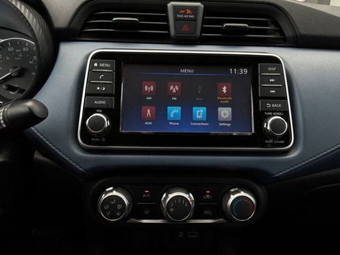 Used 2025 Nissan Versa SV FWD image 27