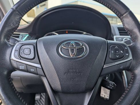 Used 2016 Toyota Camry SE FWD image 23