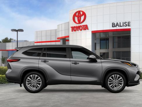 New 2026 Toyota Highlander Platinum image 12