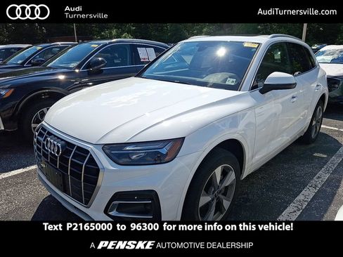 Used 2023 Audi Q5 2.0T Premium w/ Convenience Package AWD/4WD image 1