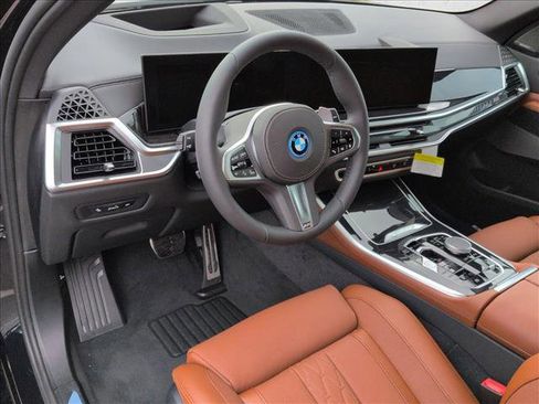 New 2026 BMW X5 xDrive50e w/ M Sport Package image 3