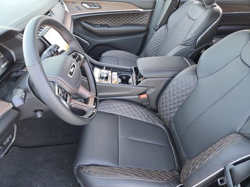 New 2025 Jeep Grand Cherokee L Summit image 11