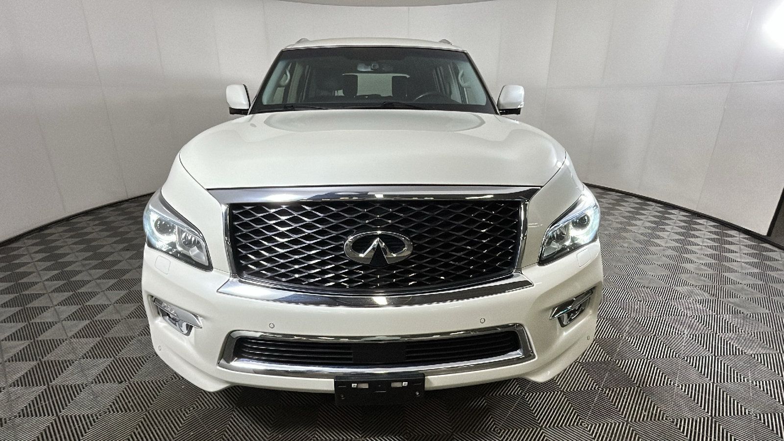 Used 2017 INFINITI QX80 4WD image 7