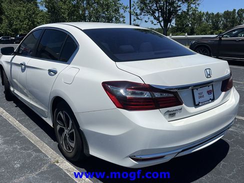 Used 2017 Honda Accord LX image 2