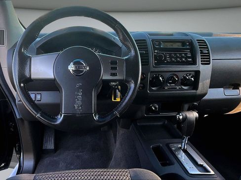 Used 2005 Nissan Frontier LE AWD/4WD image 10