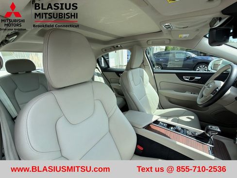 Used 2019 Volvo S60 T5 Momentum w/ Multimedia Package FWD image 61