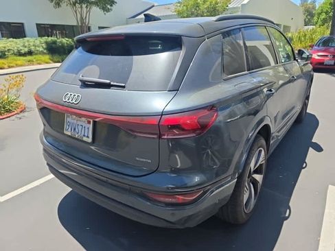Used 2025 Audi Q6 e-tron Premium Plus w/ Premium Plus AWD/4WD image 4