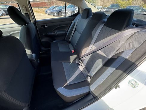 Used 2025 Nissan Versa SV image 33