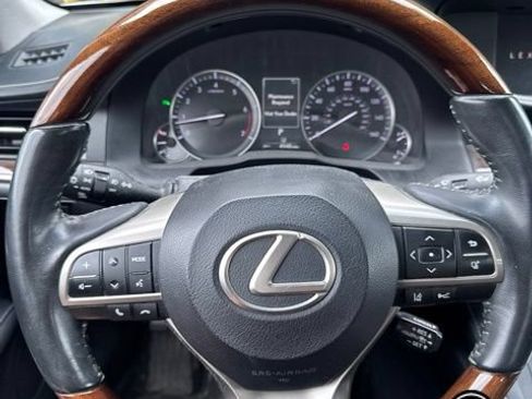 Used 2016 Lexus ES 350 w/ Luxury Package w/Wood Trim FWD image 9