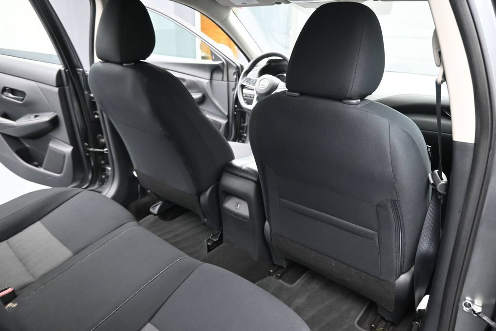 Used 2024 Nissan Sentra SV FWD image 12