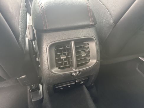 Used 2019 Jeep Cherokee Trailhawk AWD/4WD image 15