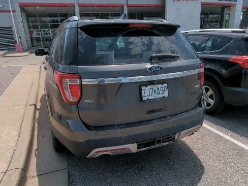 Used 2017 Ford Explorer XLT w/ Class II Trailer Tow Package AWD/4WD image 3