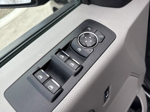 Used 2016 Ford F150 XLT w/ Equipment Group 302A Luxury image 16