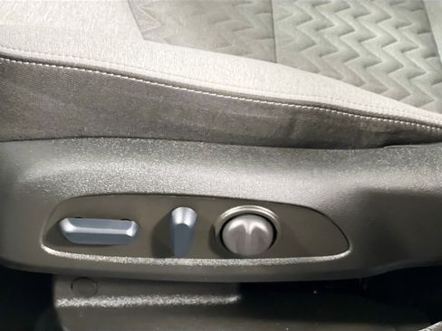 Used 2024 Chevrolet Equinox LS w/ LS Convenience Package image 15